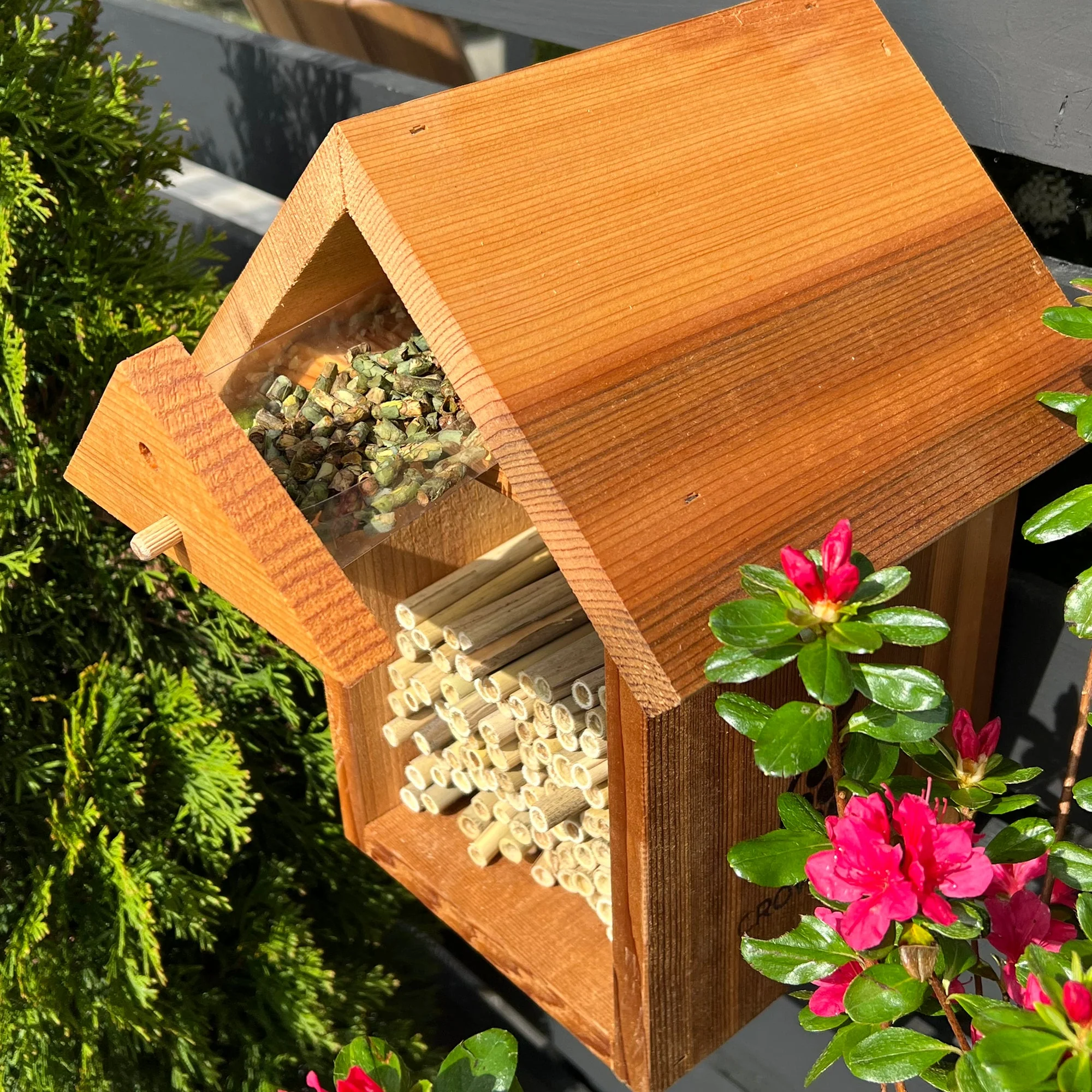 Chalet Cedar Bee House - Image 7