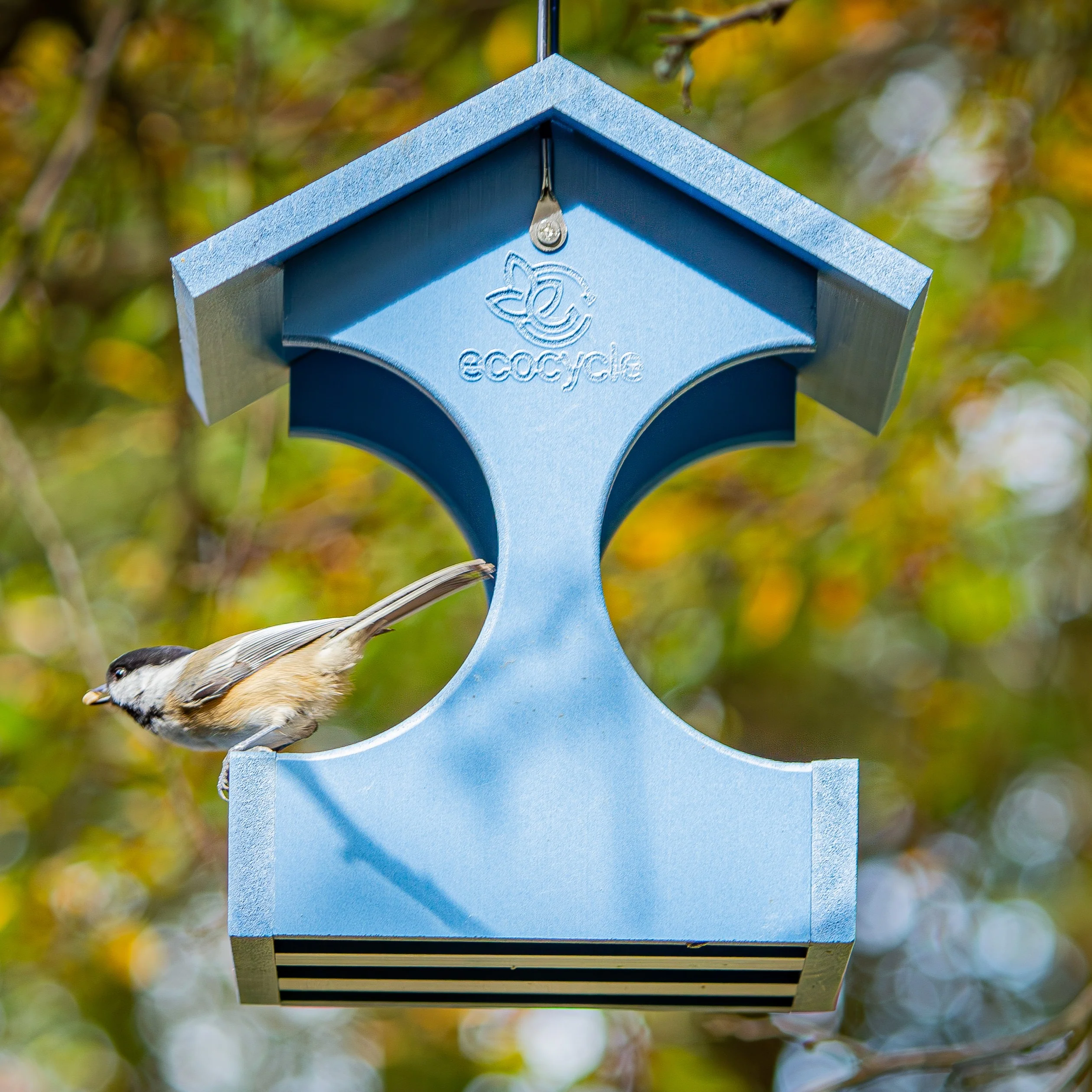 Dine-n-Dash Recycled Plastic Bird Feeder - Image 9